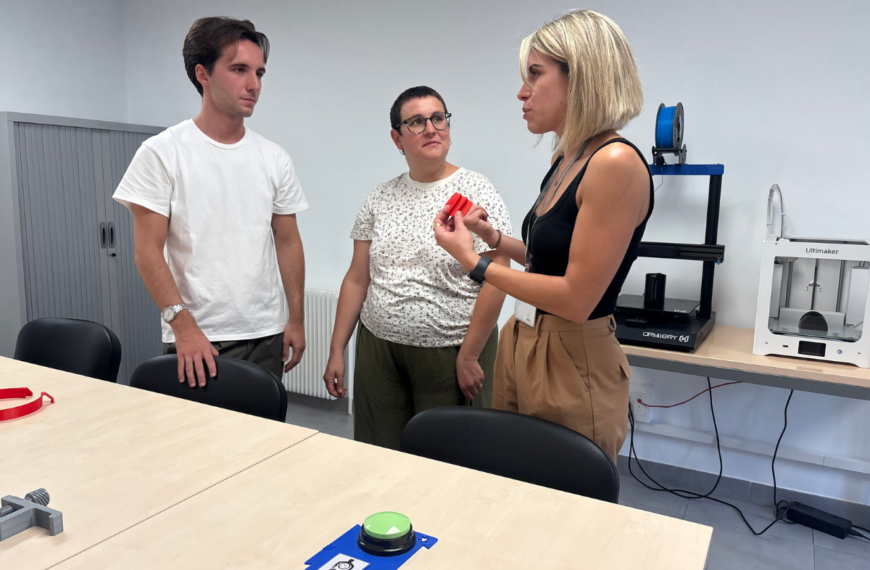 La imatge mostra una de les visites d'acreditació que es va dur a terme durant el mes de juny a les entitats que estaven en procés d'integrar-se a la Xarxa